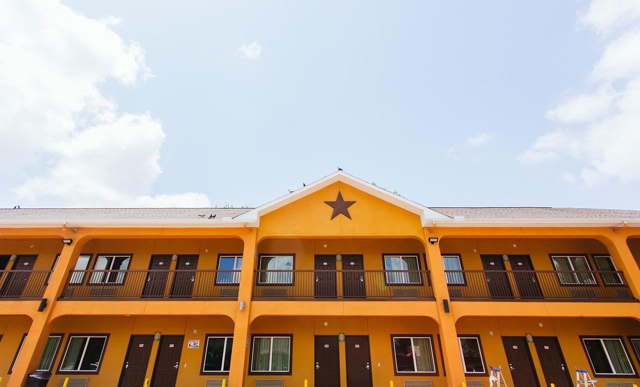 Moonlight Suites - Houston/George Bush Int'L Airport Exterior photo