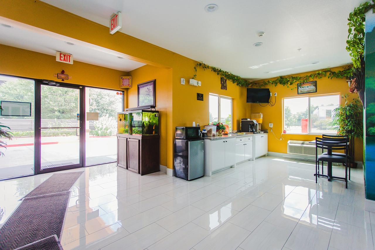 Moonlight Suites - Houston/George Bush Int'L Airport Exterior photo